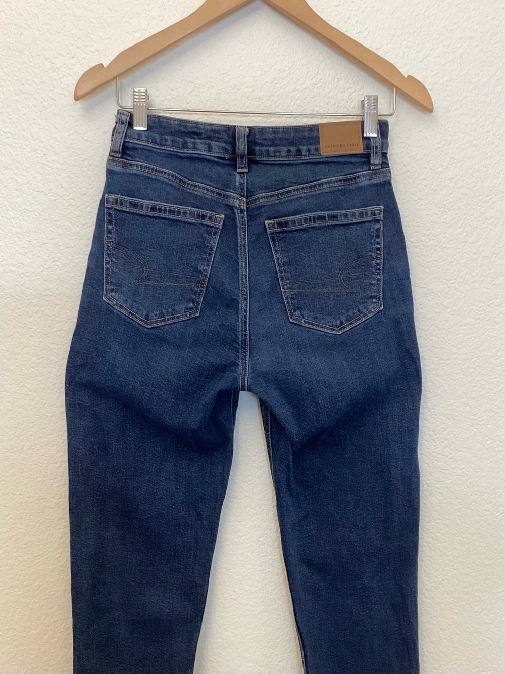 American Eagle 2 Short Mom Straight Jeans High Rise Women’s Crossover Waist 2022 - Picture 10 of 16